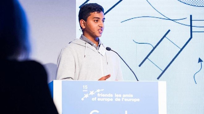 Krtin giành chiến thắng trong cuộc thi Google Science Fair khi mới 15 tuổi. Ảnh: Independent .