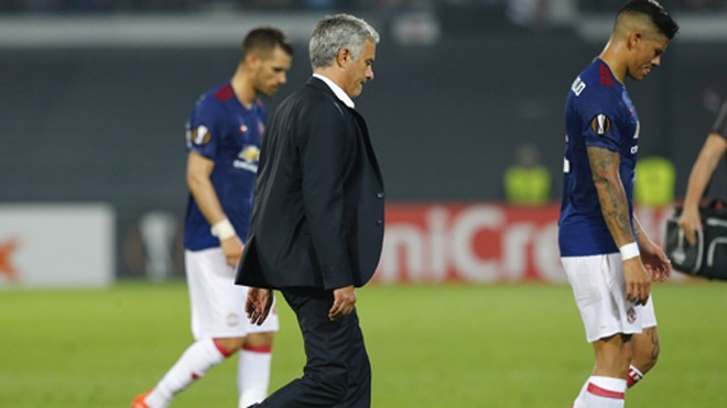 HLV Mourinho nếm trái đắng trong trận đầu dẫn dắt Man United đá ở sân chơi châu lục. Ảnh: Reuters