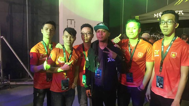 Các thành viên đội BossCFVN.HCM đại diện cho Việt Nam thi đấu tại CFSI 2016 (Philippines)