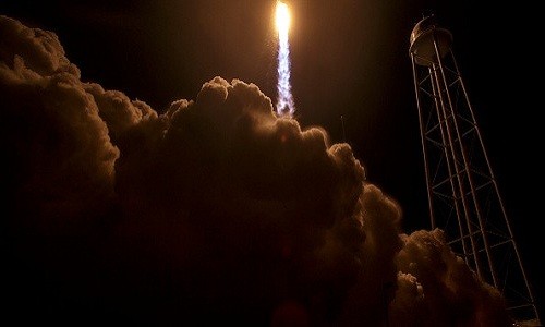 Tàu vũ trụ Cygnus được phóng lên để tiếp tế hàng cho trạm ISS. Ảnh: Bill Ingalls.