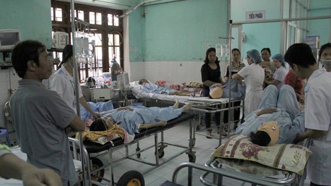 Những người bị thương trong vụ nổ ở cơ sở chế biến don biển đang được điều trị tại Bệnh viện Đa khoa tỉnh Thái Bình