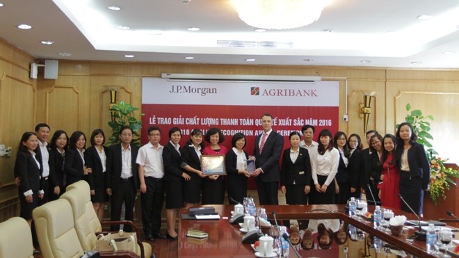 Agribank vinh dự nhận giải thưởng “Chất lượng Thanh toán quốc tế xuất sắc năm 2016”