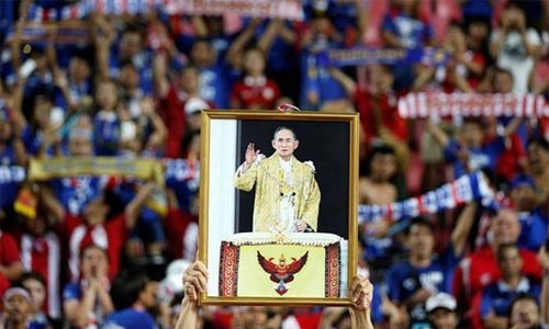 Thái Lan nới lỏng những quy định ngặt nghèo sau sự ra đi của vua Bhumibol Adulyadej. Ảnh: AFP.