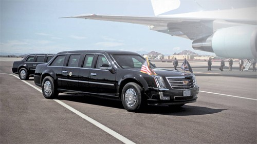 Xe limousine phiên bản 2017 dành cho tân tổng thống Mỹ dự kiến vay mượn các chi tiết thiết kế từ mẫu Escalade. Ảnh xe theo hình dung của Autoweek.