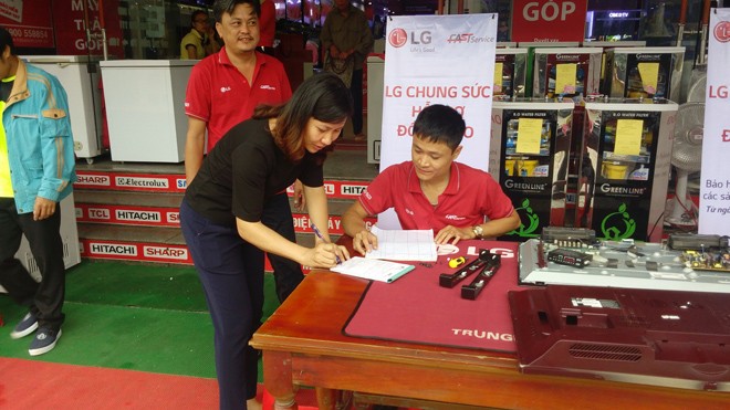 LG miễn phí sửa chữa đồ điện tử gia dụng bị hỏng do lũ tại Quảng Bình & Hà Tĩnh