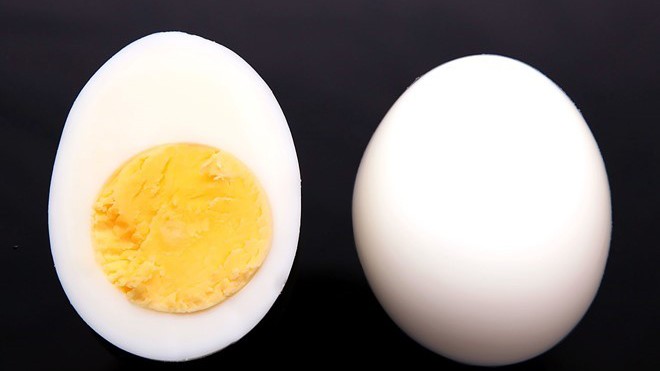 Ăn nhiều lòng đỏ trứng rất không tốt cho sức khỏe. Ảnh: Seriouseats. 