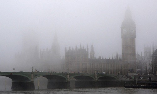 Màn sương mù từng đoạt mạng 12.000 người dân London năm 1952. Ảnh minh họa: History.