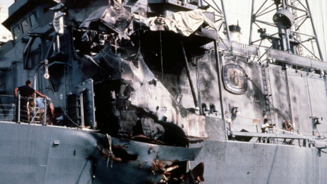 USS Stark bị thương nặng do hai quả Exocet của Iraq. Ảnh: Wikipedia.