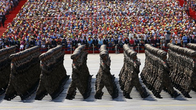 Quân đội Trung Quốc tham gia duyệt binh. Ảnh: Reuters.