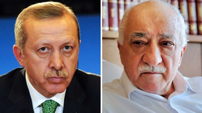 Tổng thống Thổ Nhĩ Kỳ Erdogan (trái) và giáo sĩ Gulen. Ảnh: AFP