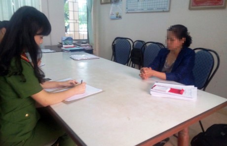 Một phụ nữ tại TP Bảo Lộc tới Công an trình báo bị lừa cả trăm triệu đồng qua điện thoại