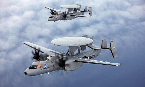 Hai máy bay cảnh báo sớm E-2D Advanced Hawkeye của Mỹ. Ảnh: US Navy