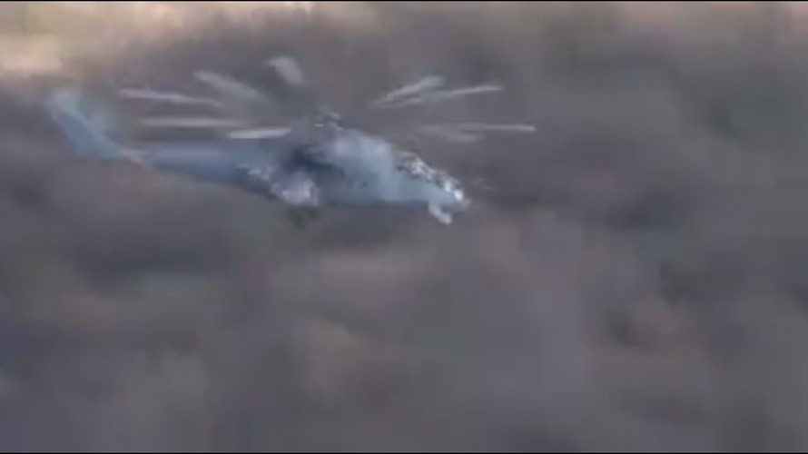 Dàn trực thăng Nga phóng rocket, bắn pháo diệt mục tiêu mặt đất