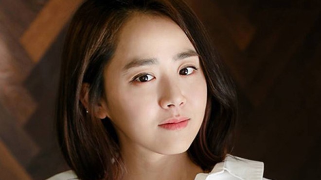 “Em gái quốc dân” Moon Geun Young phẫu thuật khẩn cấp