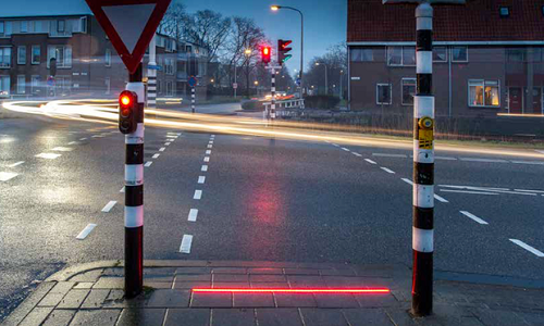 Đèn giao thông trên vỉa hè đang được thử nghiệm ở Hà Lan. Ảnh: HIG Traffic Systems.