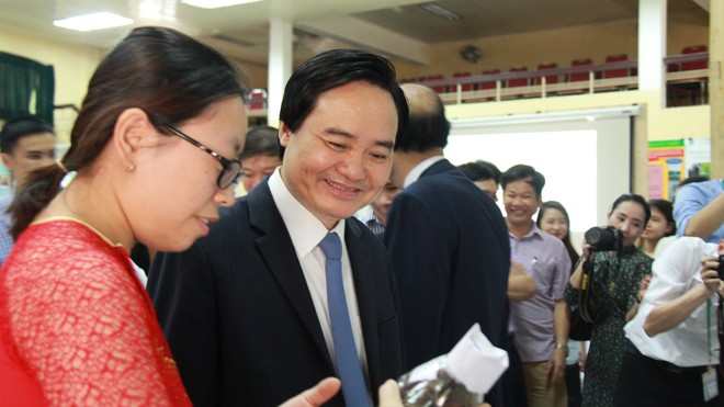 Bộ trưởng Phùng Xuân Nhạ thăm và làm việc tại ĐH Lâm nghiệp