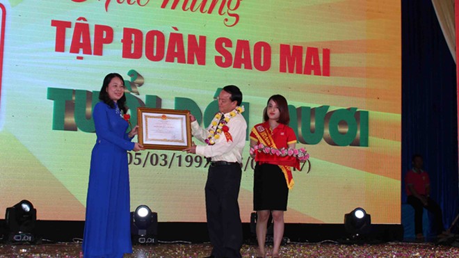 Ông Lê Thanh Thuấn, Chủ tịch Tập đoàn Sao Mai nhận Huân chương lao động hạng Ba