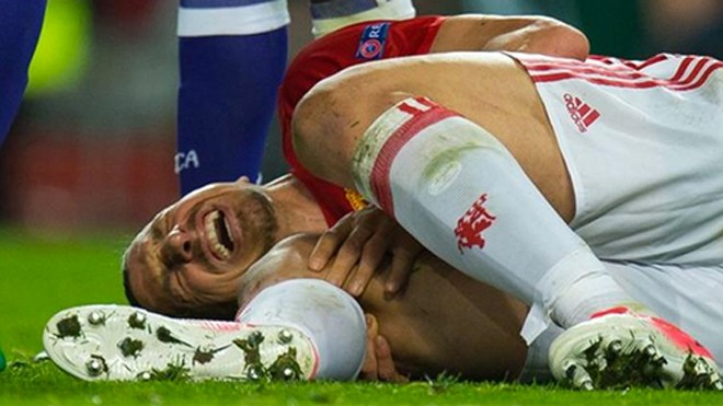 Chấn thương lần này có thể đe doạ sự nghiệp của Ibrahimovic, chứ không chỉ khiến anh nghỉ thi đấu từ giờ đến hết mùa giải.
