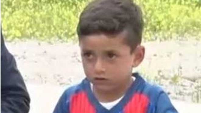 Cậu bé Messi hầu như không rời chiếc áo mang tên cầu thủ Lionel Messi. Ảnh: Kurdistan 24