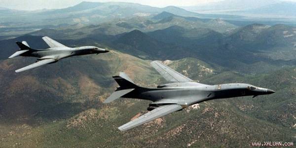 Hai máy bay ném bom B-1B của Mỹ (Ảnh: Reuters)