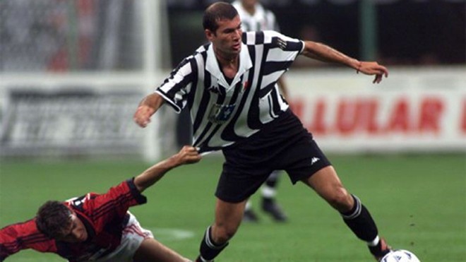 Những thách thức ban đầu không làm Zidane chùn bước, bởi trong con người này chứa một nội lực tuyệt đỉnh.