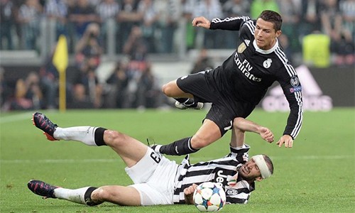 Ở bán kết lượt đi mùa 2014-2015, Real Madrid từng thua Juventus 1-2 trên sân khách khi mặc áo đen.