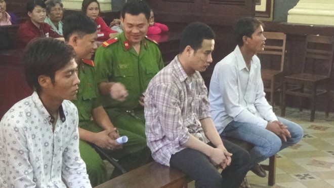 Ba bị cáo tại phiên tòa ngày 1/6. Ảnh: Tân Châu