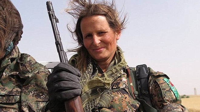 Hanna Tiger Böhman chia sẻ, điều cô từng lo ngại nhất là thông báo với mẹ về quyết định tới Syria chống IS. (Ảnh: Dailymail)