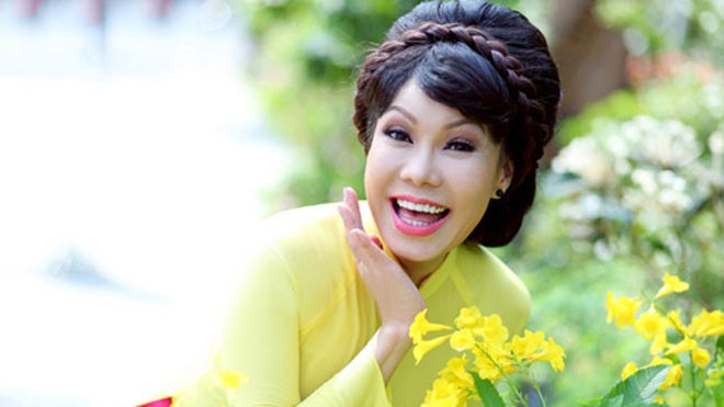 Việt Hương tiết lộ từng đi hát vũ trường, đám cưới với cát-sê 15 nghìn đồng
