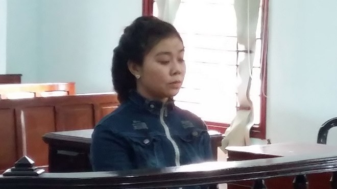 Bị cáo Hồ Thị Anh Thư tại phiên tòa.