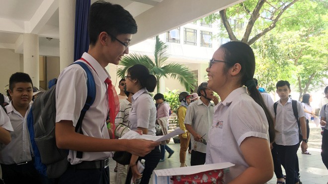 Bảng điểm chuẩn vào lớp 10 của 19 trường THPT trên địa bàn Đà Nẵng- Ảnh: Thanh Trần.