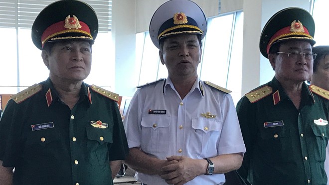 Đại tướng Ngô Xuân Lịch, Bộ trưởng Bộ Quốc phòng làm việc với Tân cảng Sài Gòn. Ảnh: Việt Văn