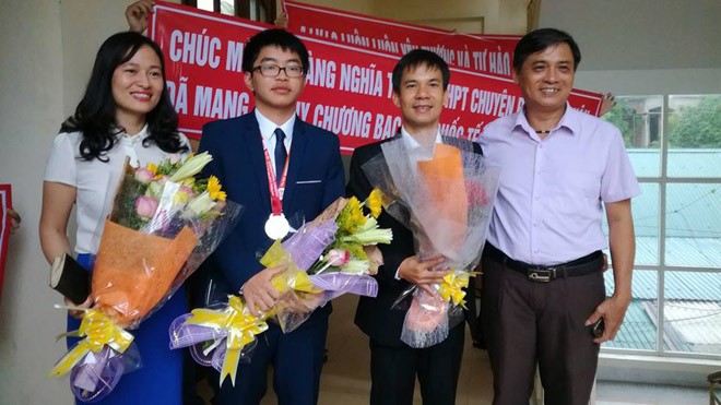 Nghệ An đón học sinh đạt Huy chương Bạc Olympic Hóa Học