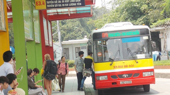 Hành khách đi xe buýt Thủ đô đã tăng trở lại trong 6 tháng đầu năm 2017