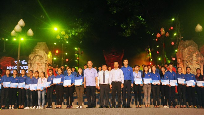 Bí thư thứ nhất TƯ Đoàn tham dự chương trình “Tuổi trẻ Việt Nam - Câu chuyện hòa bình”