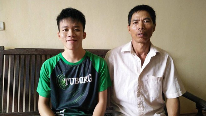 Em Nguyễn Minh Quang, thủ khoa khối A kỳ thi THPT quốc gia 2017 ở Ninh Bình bên bố mình.
