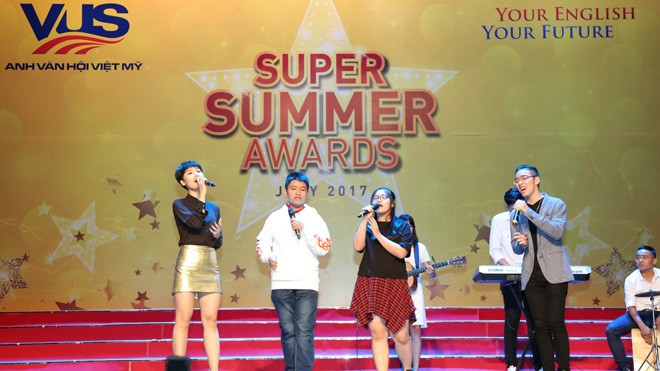 Lễ tổng kết VUS Super Summer đầy sắc màu và cảm xúc 