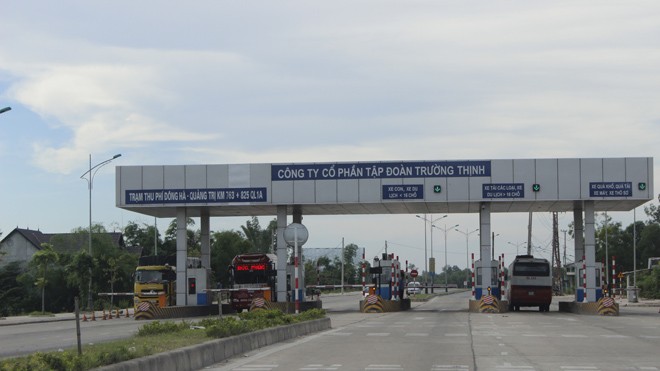 Trạm thu phí BOT Quảng Trị đặt tại Km763+800 Quốc lộ 1A thuộc địa phận xã Triệu Giang, huyện Triệu Phong. ẢNH: H.T 