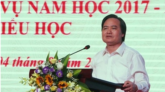Bộ trưởng Phùng Xuân Nhạ phát biểu trong Hội nghị tổng kết năm học 2016-2017, triển khai nhiệm vụ năm học 2017-2018 bậc tiểu học tại Phú Thọ. Ảnh: GD&ĐT.