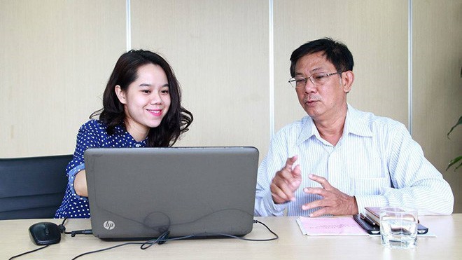 TS Nguyễn Đức Nghĩa (phải) - Phó giám đốc ĐH Quốc gia TP.HCM.
