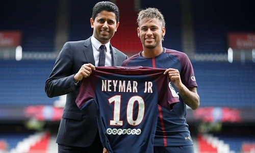Vụ chuyển nhượng của Neymar nhận nhiều chỉ trích về mặt tài chính. Ảnh: Reuters.