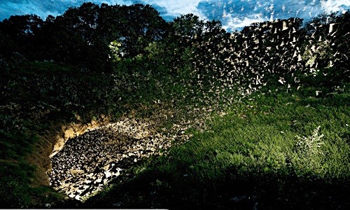 Hàng triệu con dơi đang bay ra khỏi hang Bracken, Texas, Mỹ. Ảnh: Abbott Nature Photography.