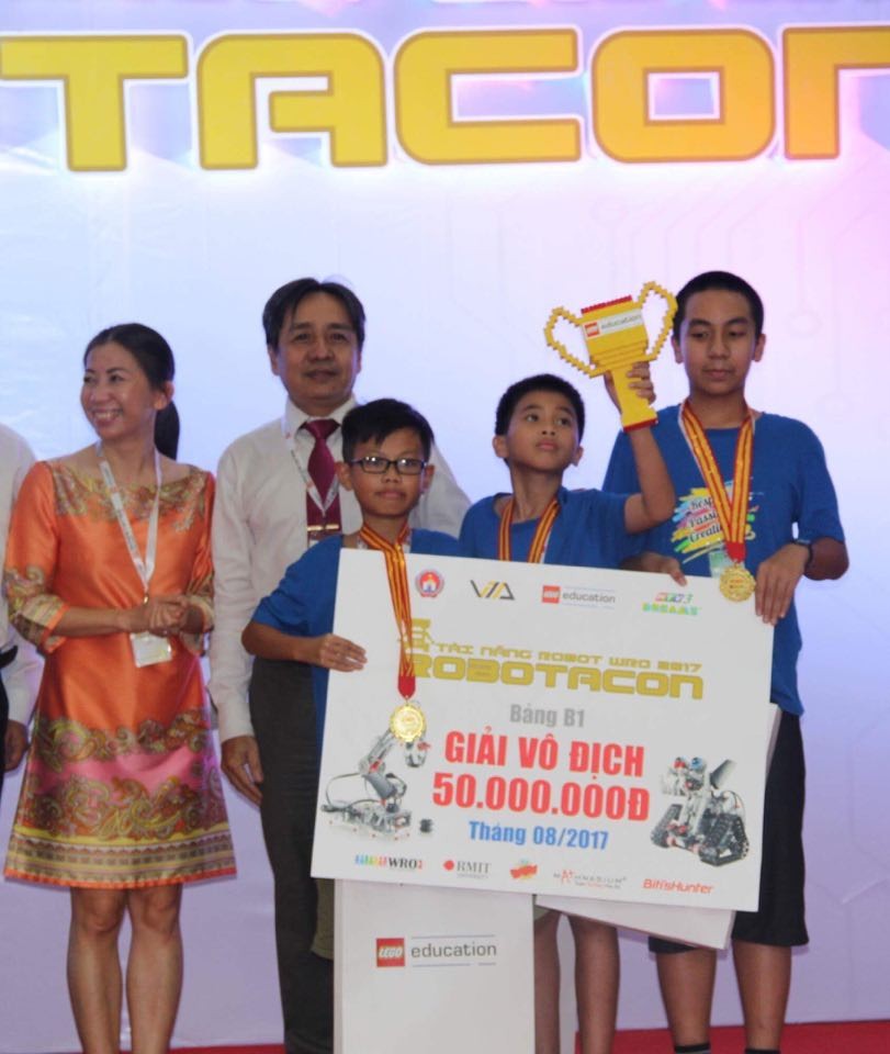Đội tuyển đến từ trường Phổ thông liên cấp song ngữ quốc tế Wellspring (Hà Nội) -một trong bốn đội đại diện Việt Nam tham dự cuộc thi Robotics Quốc tế.