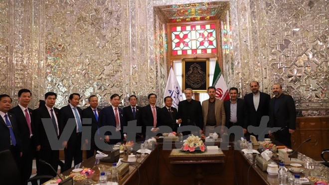 hó Chủ tịch Quốc hội Đỗ Bá Tỵ và Chủ tịch Quốc hội Iran Ali Larijani. (Ảnh: Cơ quan thường trú Pretoria)