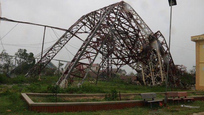 Cơn bão số 10 gây thiệt hại hơn 6 nghìn tỷ đồng trên địa bàn Hà Tĩnh.