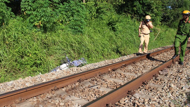 Một phụ nữ tử vong sau khi bị tàu hỏa kéo lê 50m