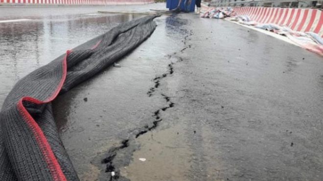 Cầu vượt Nguyễn Bỉnh Khiêm - Đình Vũ ở Hải Phòng chưa hoàn thành đã xuất hiện vết nứt dài tới 15 m, khe nứt sâu tới 20 cm