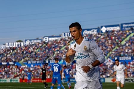 Bản sao của Ronaldo bị cảnh sát bắt ở trận Getafe-Real