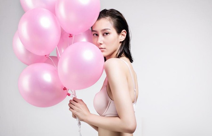 Nét đẹp hiện đại của cô gái 27 tuổi đăng quang HH Hoàn vũ Trung Quốc