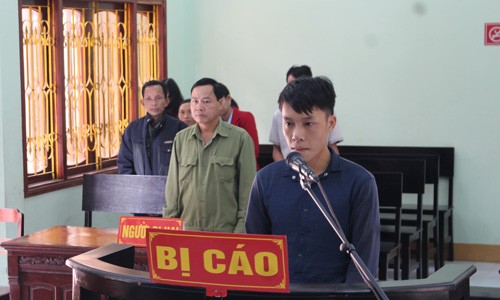 Bị cáo Trương Đức Khánh tại tòa án nhân dan huyện Quỳ Hợp